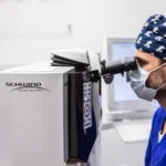 منصة الليزر لتصحيح الإبصار
